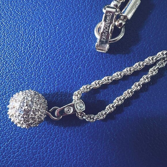 VTG Disco Sparkle! Beautiful 16” Swarovski Pave’ Necklace with Matching Earrings - Picture 3 of 4
